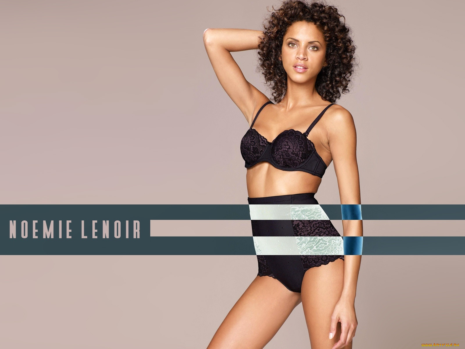 Noemie Lenoir, , 